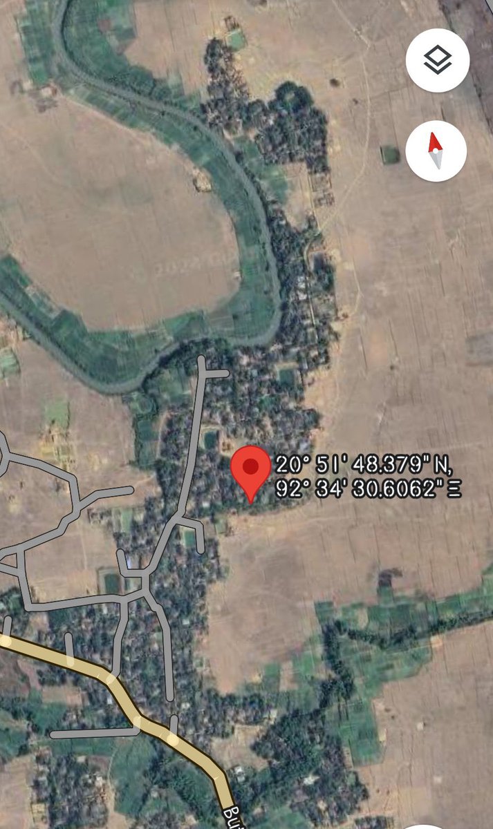 M_Sawyed's tweet photo. The violent attacks by Rakhine Rebel Group #AA on Rohingya communities are horrifying.
On 22/4, 8 injured, and on 25/4, 30 killed, displacing entire villages. Now, reports of abductions and enforced disappearances.
This violence must end. #StopAA https://t.co/IBqYFaMqw5