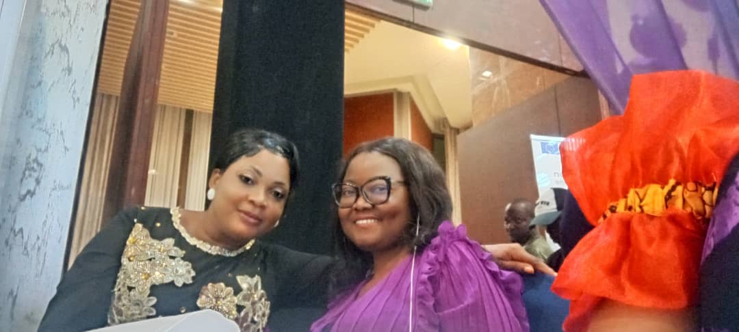 Avec le meilleur journaliste de #Côtedivoire 2023. #EBONY à #Yamoussoukro le 27 avril 2024.
Dîner Gala.
@cyriacgbogou @edithbrou @hamilton_yao @IsraelGuebo @SuperPolus @UEenCI @Prom_Ivoire @AnimTVnews @BachiriRadouan @LyAissata223