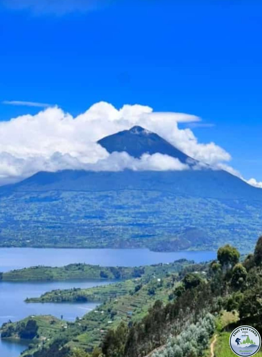 #TwinLakes (Burera & Ruhondo)
With beautiful view of volcanoes 
@visitrwanda_now 
@MeetInRwanda 
@RDBrwanda
@RwandaisOpen