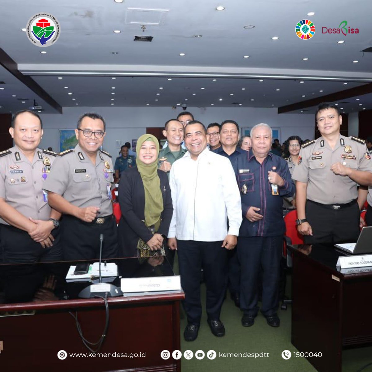 Wamendes PDTT menghadiri kegiatan Program Pendidikan Reguler Angkatan (PPRA) LXVI tahun 2024 dengan tema implementasi kebijakan IKN dalam perspektif Sistem Menejemen Nasional (Sismennas) di Jakarta pada Rabu (17/4).

#KemendesPDTT
#SDGsDesa
#DesaBisa
#MulaiDariDesa
