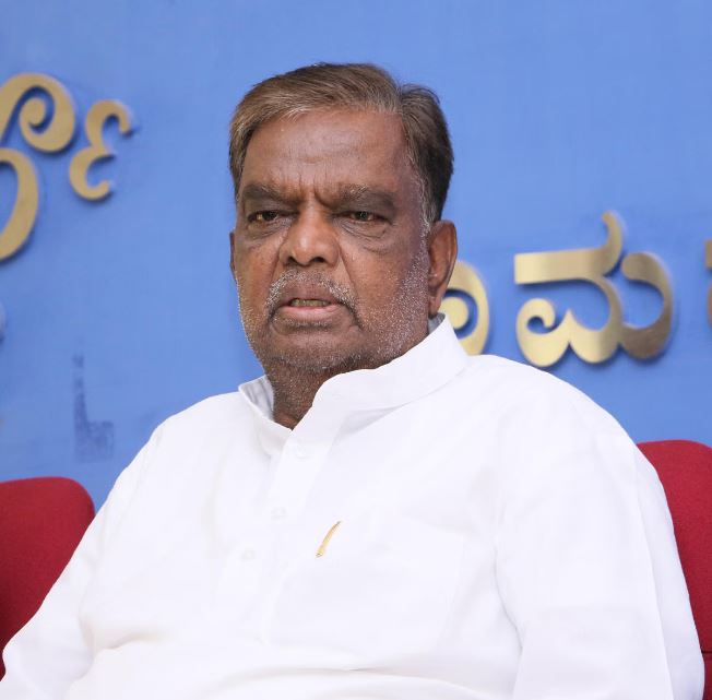 Deeply Saddened by the passing away of BJP MP Shri V. Srinivasa Prasad ji from Chamarajanagar, Karnataka. He will always be remembered for his lifelong dedication and commitment to public service. My heartfelt condolences to his family and well-wishers during this difficult time.…