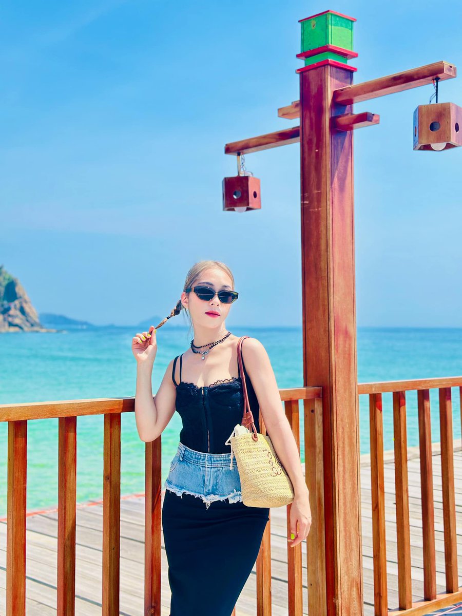 ReiDoDownloadF's tweet photo. Vẫn xin yêu người..... https://t.co/Bkgiq2QYKd