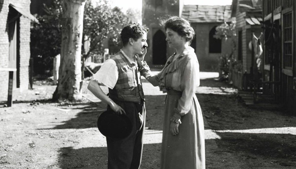 analgesicsleep's tweet photo. Helen Keller, Anne Sullivan, Polly Thomson and Charlie Chaplin on the set of Chaplin’s 1919 film “Sunnyside”
#TCMParty #SilentSundayNights #Sunnyside #HelenKeller #AnneSullivan #PollyThomson #CharlieChaplin #FilmDis #DisabilityInFilm #DisabilityHistory #SilentFilm https://t.co/vcLUa5AANO