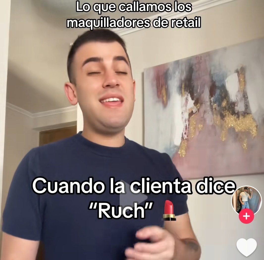 fangirlcntitulo's tweet photo. Me salió este TikTok de alguien tratando de ordinaria a la gente que le dice rouge al labial y el combobreaker de los comentarios mamita 💋 https://t.co/ju0YOEkuTA