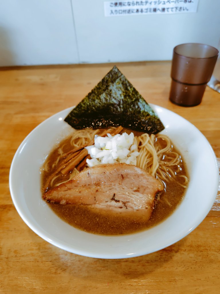 亘理　中華蕎麦會
淡麗強煮干し　和え玉

8時過ぎからサーフへ今日は周りもだめでした。
會オープまで粘りそこから昼飯。煮干し感強めでサラッと食べやすい。歯切れのいい細麺、いや～うまい。
ごちそうさまでした。
（スマホが新しくなり写真がいまいでした）