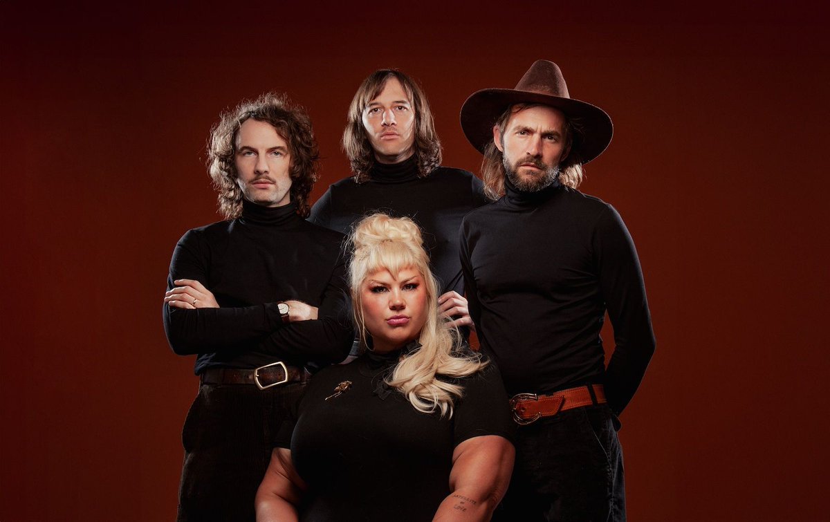 Now Playing: 'Real or Magic' by LOCALS @ShanAndTheClams This new gem comes outta The Townnnnnnn You can hear their new album 'The Moon is in the Wrong Place' 5/10 and see them CRUSH @FoxOakland 10/19 #NP on @live105fm’s SOUNDCHECK with DJ @AaronAxelsen