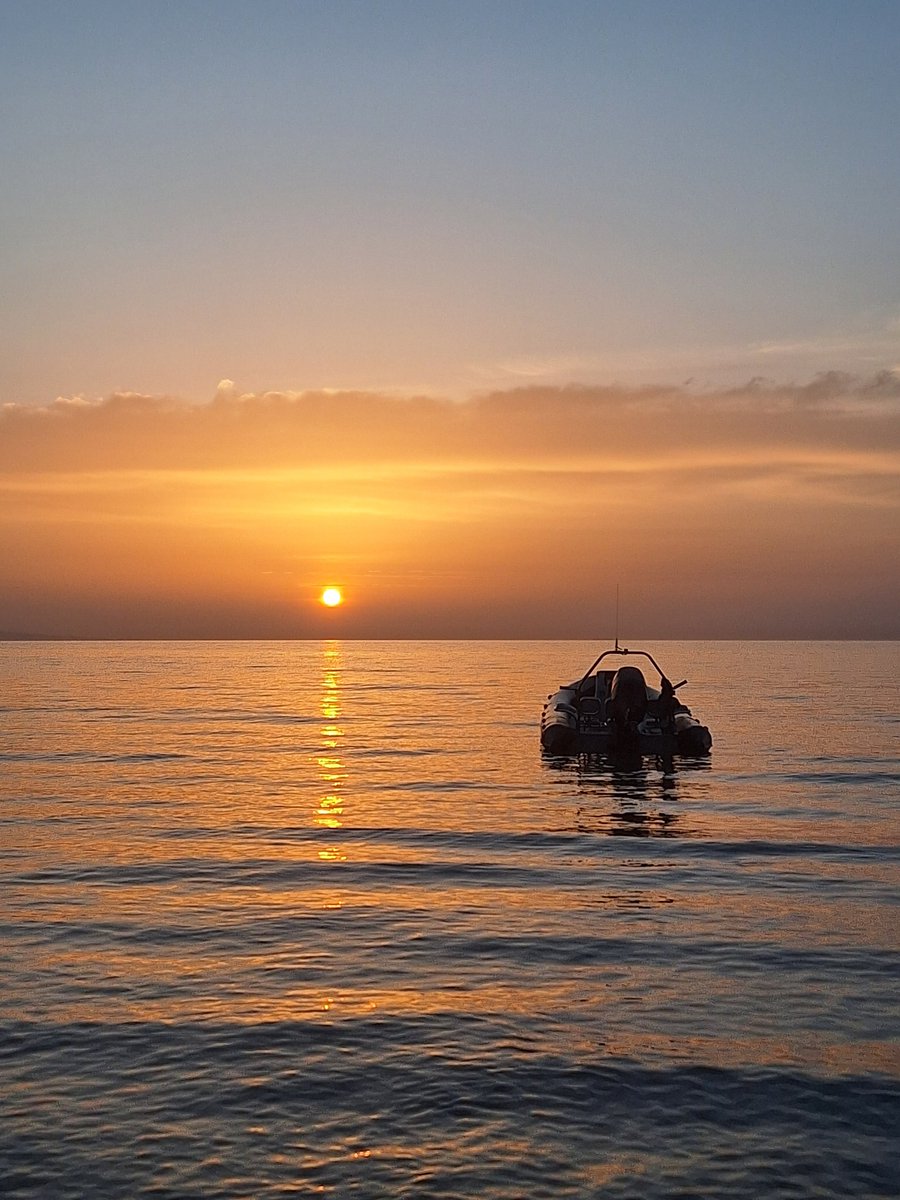 Skip the snooze button ⏰️
Catch the sunrise🌅
Feel the magic✨️
#sunrise #limassol #islandlife #καλημέρα