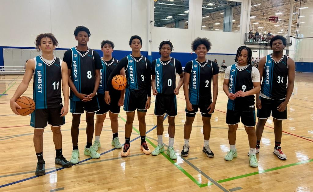 Got some work done this weekend in Lawrence, KS. Appreciative anytime we hit the floor together. This group is really growing together. Prep Hoops: 8-0 NXTPRO: 6-2
