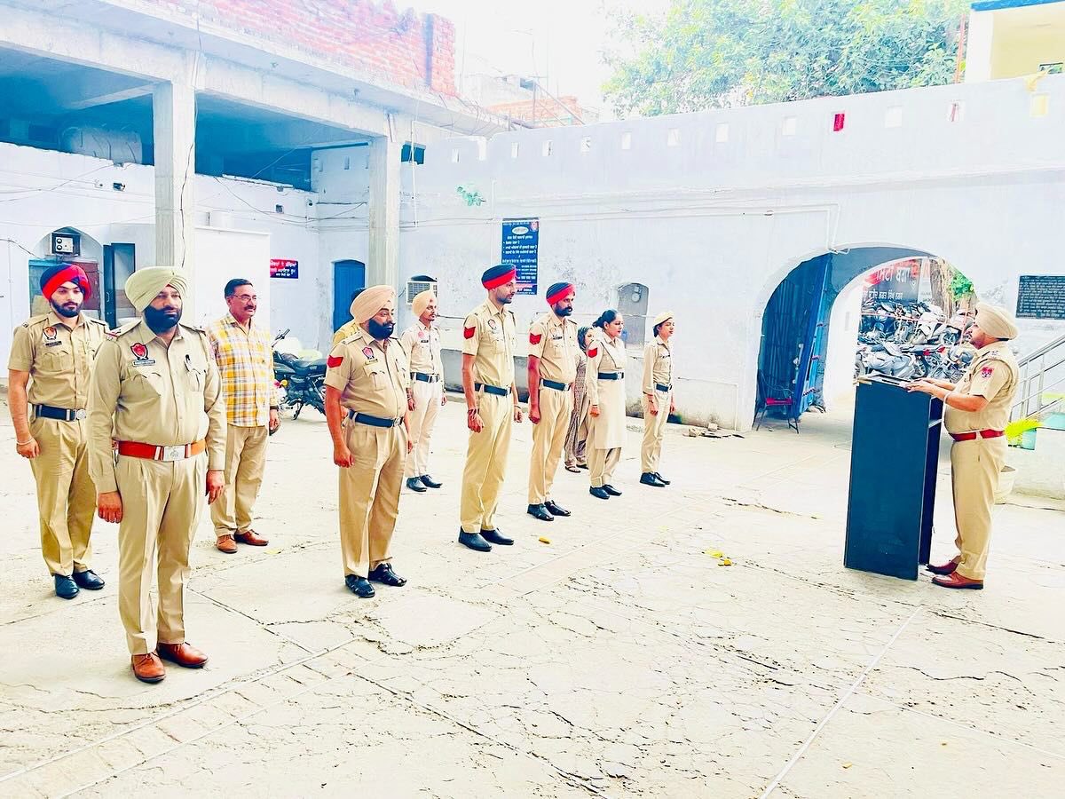 SBSNagarPolice's tweet photo. SBS Nagar Police is always in your service 24X7.
➡️ Morning roll call held in Police stations of the district, today’s work has been distributed and directions have been made to diligently serve the society. 
#InServiceOfSociety #YourSafetyOurPriority #RollCall https://t.co/HxcU8YX9qr