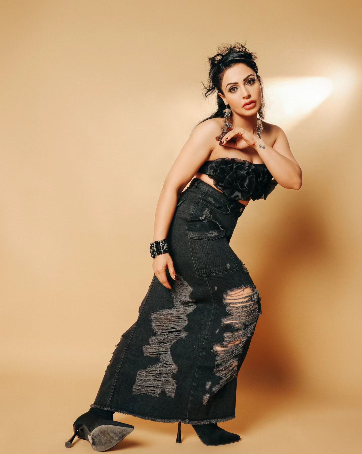 GMTlbBNasAAFCCC?format=jpg&name=large