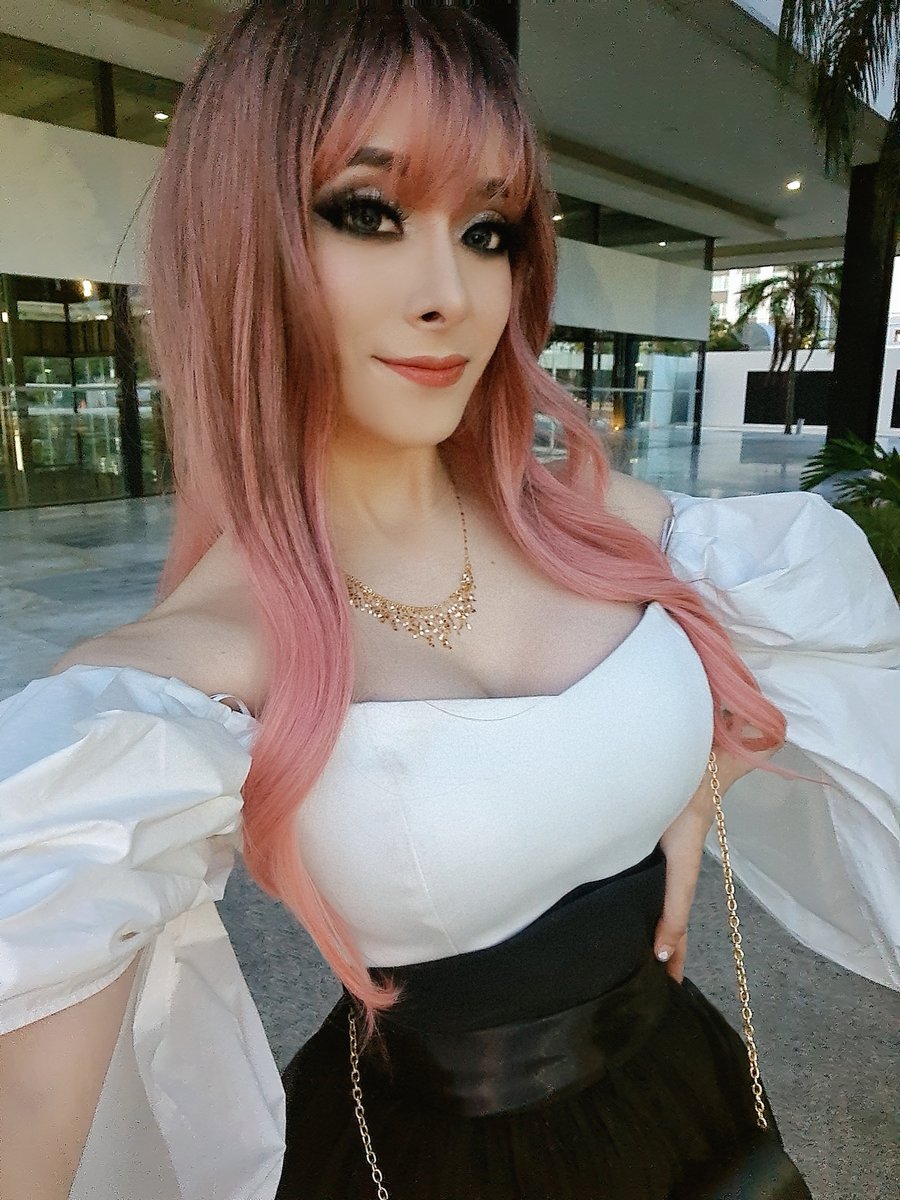 brenditzcosplay's tweet photo. greetings mortal https://t.co/eo3Yv9OAOl