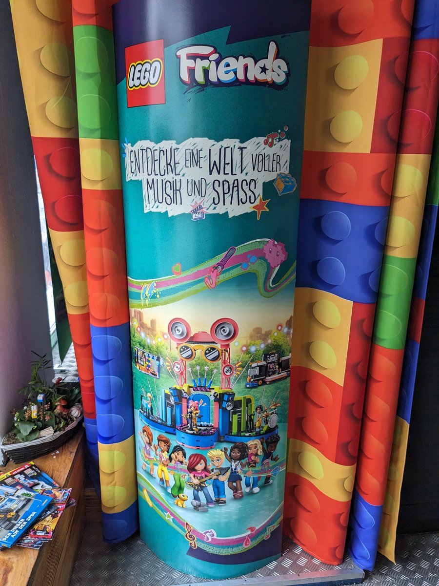 Hab jetzt sogar ne riesige Lego Friends Säule 👍

#twitch #twitchde #legostarwars #lego #legonrw #legominifigures #afol #legofan #starwars #ninjago #legomoc #minifigures #legolife #legobricks #legoart #legominifigs