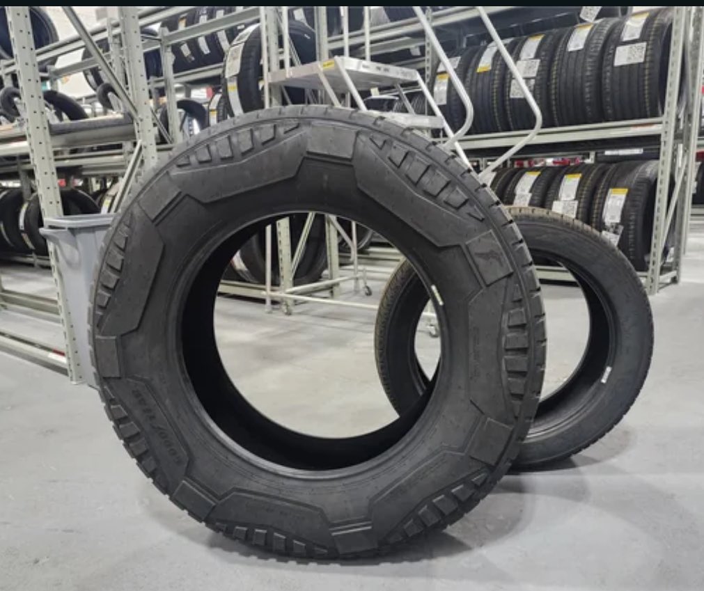 Cybertruck vs Model 3 tire size comparison. Source: reddit.com/r/TeslaModel3/…