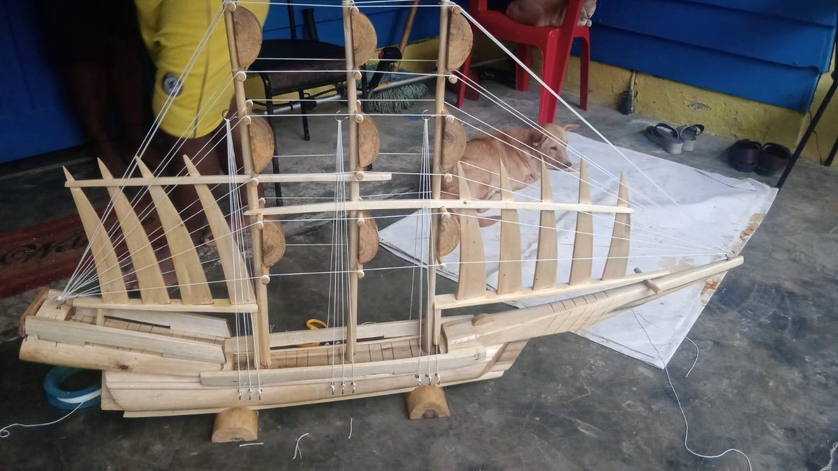 Hand made boat or colonial style based voyoage, made by one of tribal person from Andamans . He never been to school never had a formal Artisans diploma course but he has a vision of good creativity #andaman #portblair #viralpic #skillindia