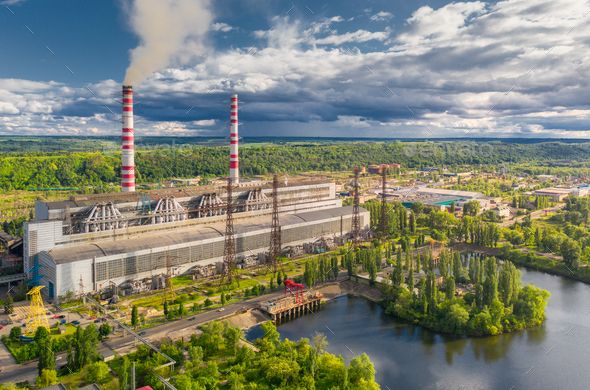 GlobalTrends88's tweet image. 🚨🚨Ukrainian officials report major energy infrastructure losses from Russian attacks: 80% of thermal power capacity &amp;amp; 30% of hydroelectric capacity hit. Ukraine heavily relies on its 15 nuclear reactors for power. #Ukraine #EnergyLoss