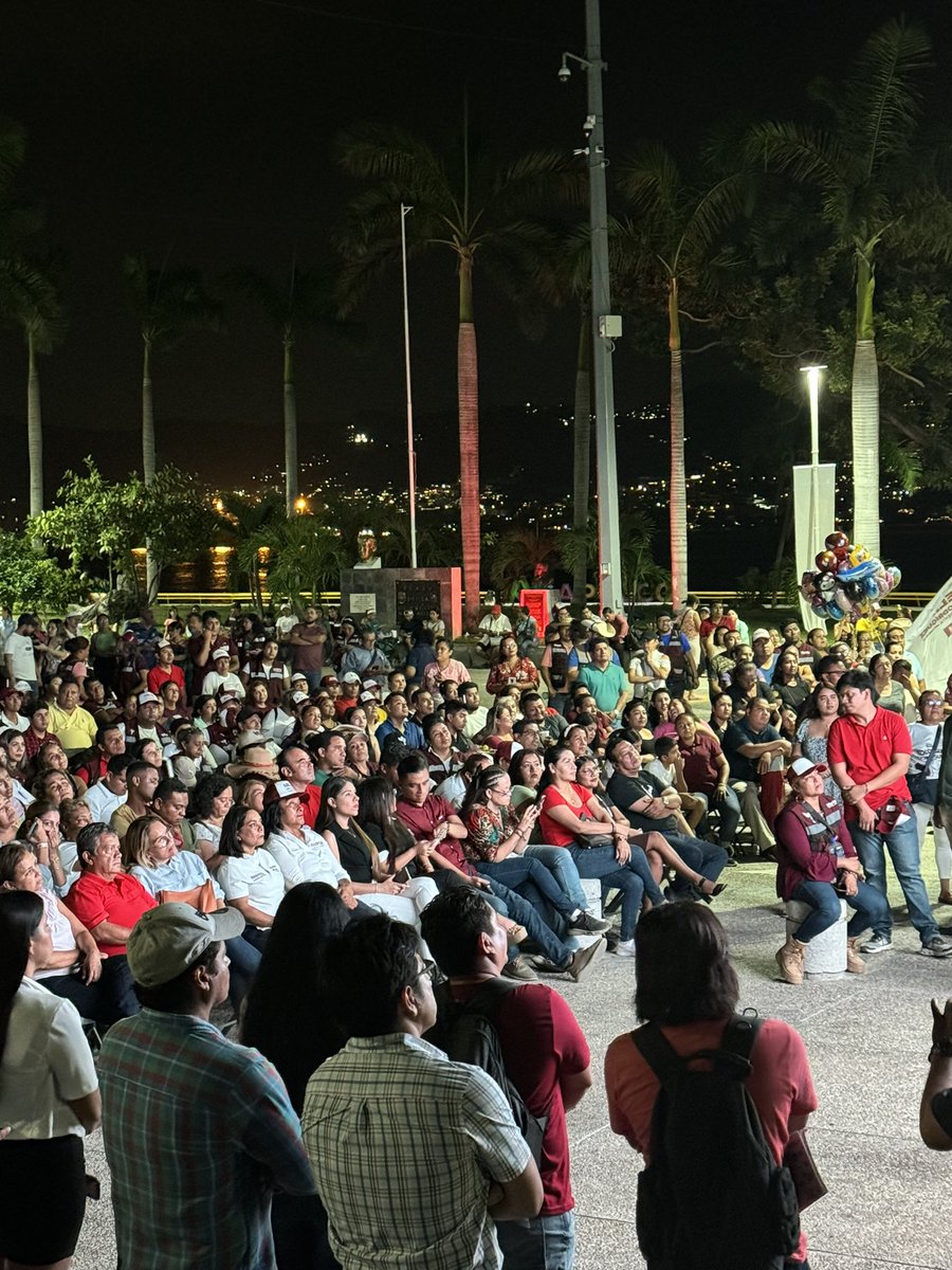 Súper contenta de este ejercicio democrático, viendo el debate acompañado del pueblo acapulqueño 🌴 

#2doDebate