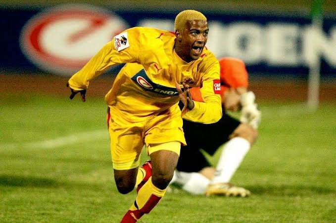 FOOTSA_'s tweet photo. 🙏🏿Former PSL Player Salute

🏃🏾‍♂️Erwin Isaacs 
👶🏽21 Dec 1986 - Lavender Hill, CT
⚽️Forward 
♣️Milano United, Santos, Bidvest Wits, Ajax Cape Town. https://t.co/5OxWaItODh