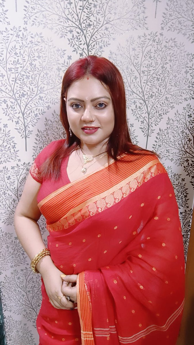 DeevyaRoy's tweet photo. Yaadon Ki Dhage 😇 | #trendingshorts #ytshorts | Deevya Roy https://t.co/Sy5pczVjxw via @YouTube https://t.co/daQDPF9eLr