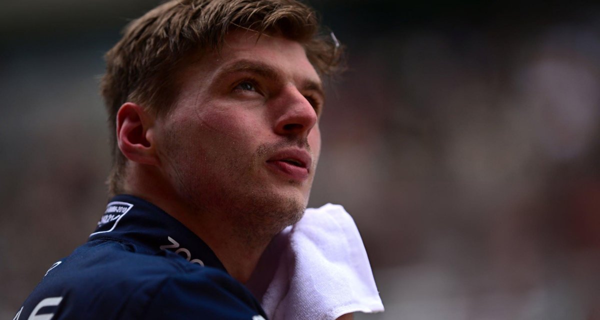 he's just wiping his sweat off here and still manages to look like an angel... max verstappen you are heaven-sent 🧎🏼‍♀️