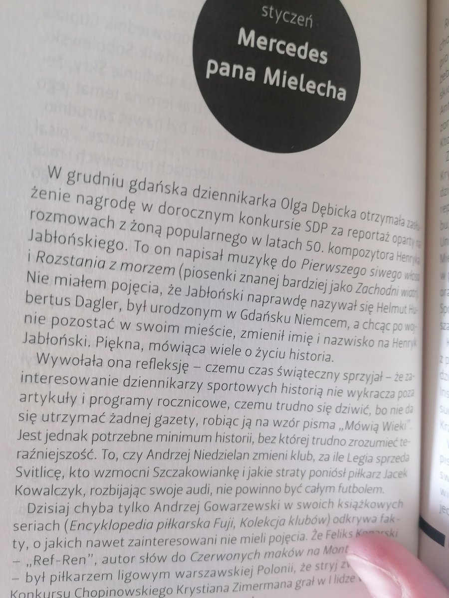 Zbiór felietonów Stefana Szczepłka przygotowany z okazji Euro 2012. Stara, dobra szkoła. Różnorodność felietonów rozciągnięta w czasie, zarówno pod względem chronologicznym jak i tematyczny. U mnie w biblioteczce czekała długo, ale było warto.