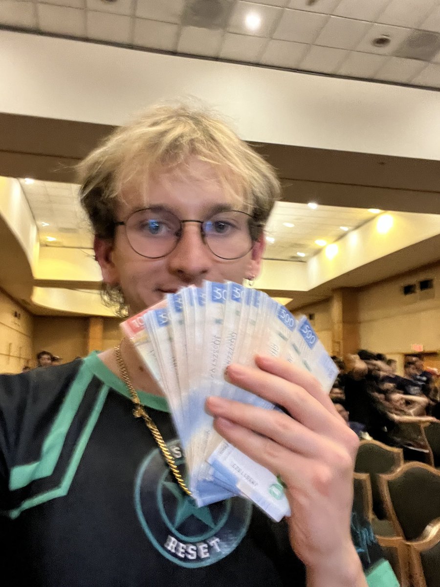 2nd at ULL(B tier)  tonight 
Wins over azral, Jazar, R4ymond, Mau and Rox
Lost a game 10 GFs against Rox ;cc I am really proud of him tho, sick grands
En este torneo si pagan btw <333