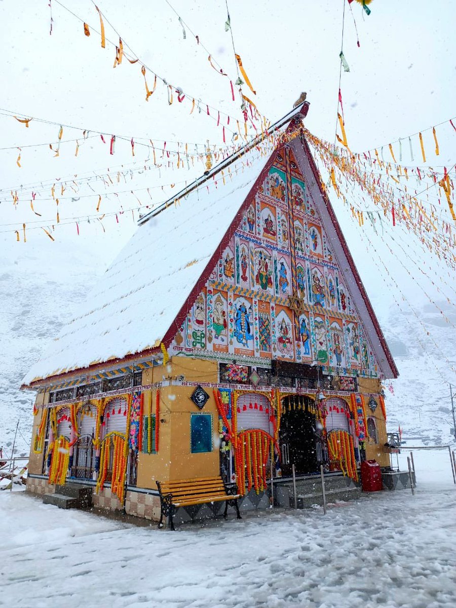 Devansh_IAS's tweet photo. Fresh snowfall at Machail!

Jai Mata Di https://t.co/kyTrH6djAE