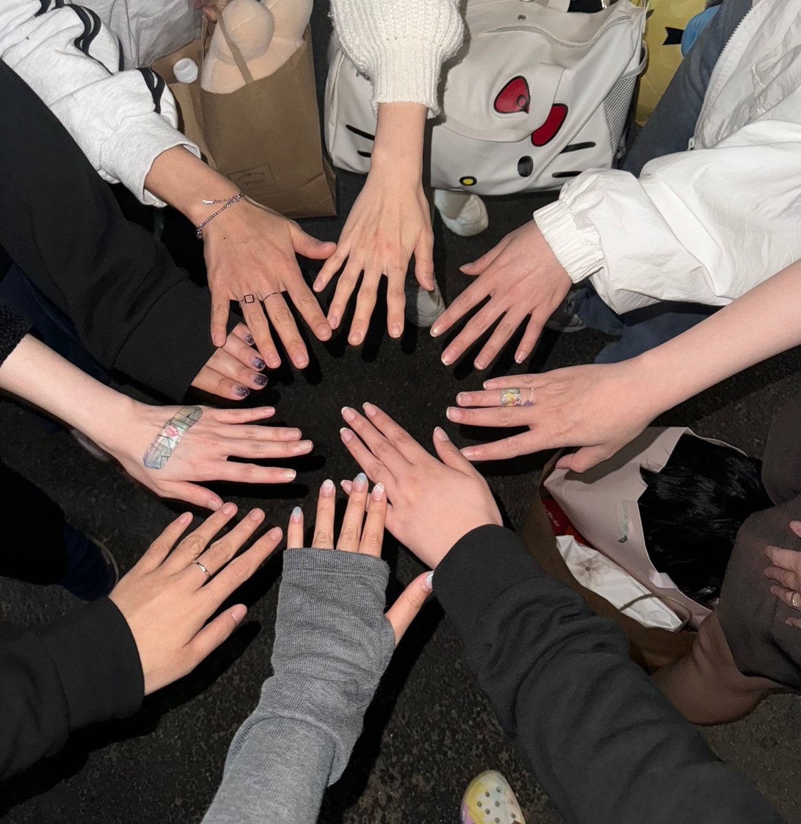 KG_LOVE_REAL's tweet photo. #호접몽_후기

안녕하세요~ 일반 스탭으로 참여했던 오를리입니다! 이렇게 후기를 쓸 수ㅠ있음에 감사하며 타래로 천천히 달겠습니다.

(호접몽 간다고만 말해서 ㅠㅠㅠㅠ 동석 제안해주셨던 트친님들께 넘나 죄송했던... 사실 스탭이었습니다!) https://t.co/dF7azaoR4d