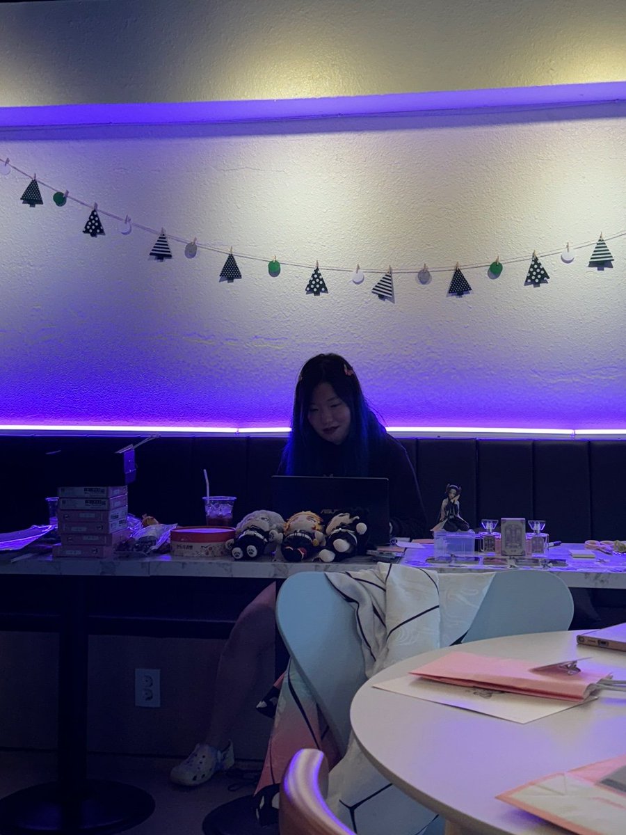 #호접몽_후기

안녕하세요~ 일반 스탭으로 참여했던 오를리입니다! 이렇게 후기를 쓸 수ㅠ있음에 감사하며 타래로 천천히 달겠습니다.

(호접몽 간다고만 말해서 ㅠㅠㅠㅠ 동석 제안해주셨던 트친님들께 넘나 죄송했던... 사실 스탭이었습니다!)