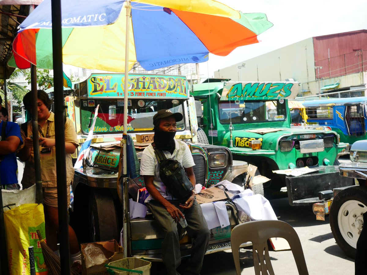 pistonph's tweet photo. TRANSPORT ANG COMMUTERS FIGHT BACK!

While Marcos Jr. and his foreign cohorts reap profits in their air-conditioned dens, transport workers and commuters brave the sweltering heat on the first day of our strike to continue fighting for a progressive transport system! https://t.co/4hwCvRWhvI