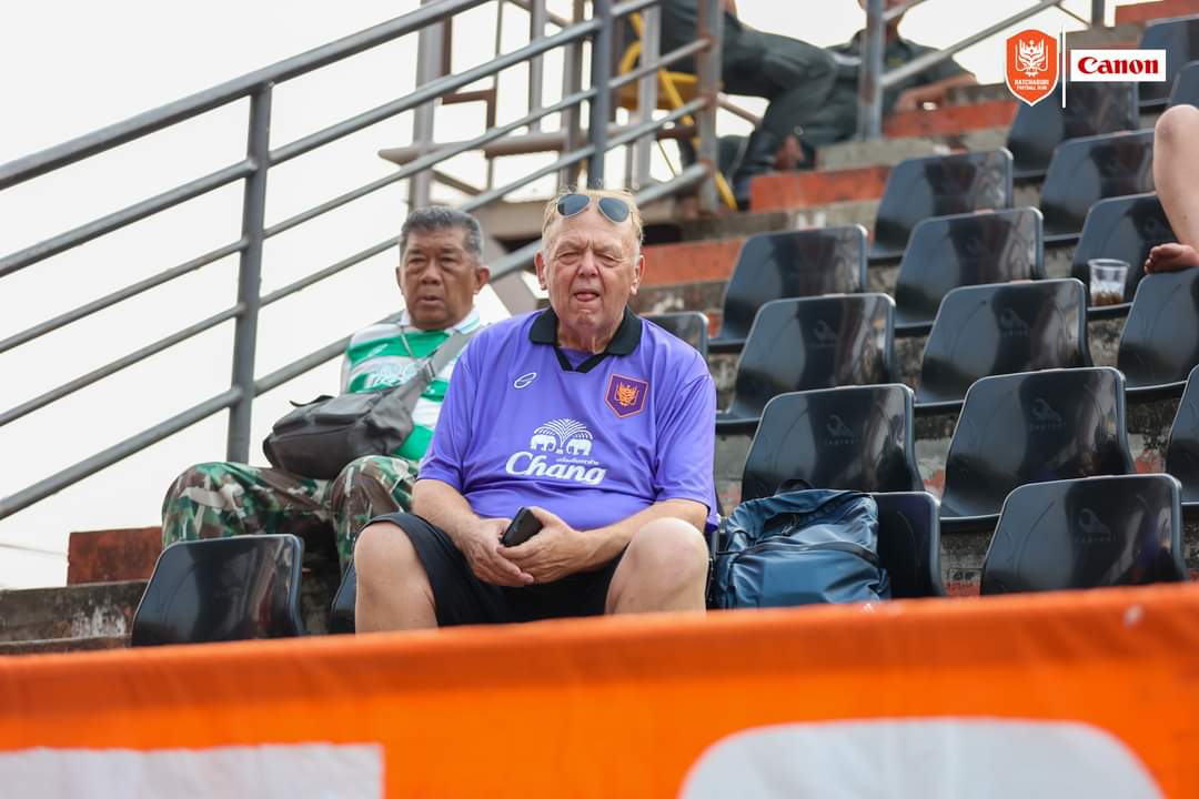 My dad travelled from Hua Hin to Chiang Rai. He watched and supported the Dragons Vs Chiang Rai unfortunately and we lost in added time 1-0. True supporter! #HuaHinDragons #RBFC #TheDragons #ThaiFootball