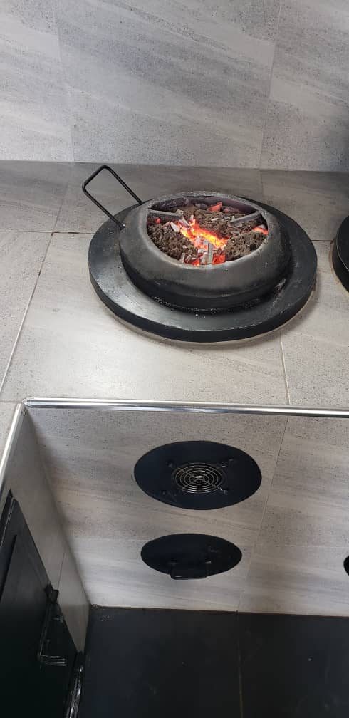 It's time for you to adapt to the new cooking style of Magma Rocks, Charcoal/Charcoal dust (#Lusenyente)/Briquettes & Solar.
Use more Re-usable rocks to cook(70%), Less Fuel(30%) & Save heavily on day to day fuel consumption.#cleancooking #SpendLessSaveBig
3 burners & Oven @3.7m