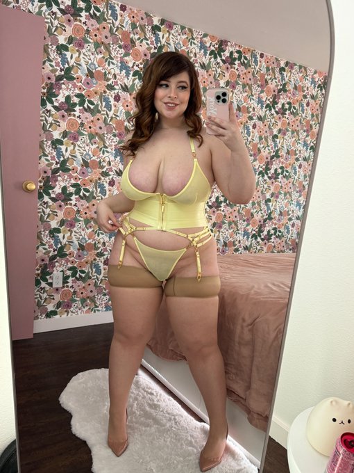 Do I look good in yellow? https://t.co/8a3GPQTXU2