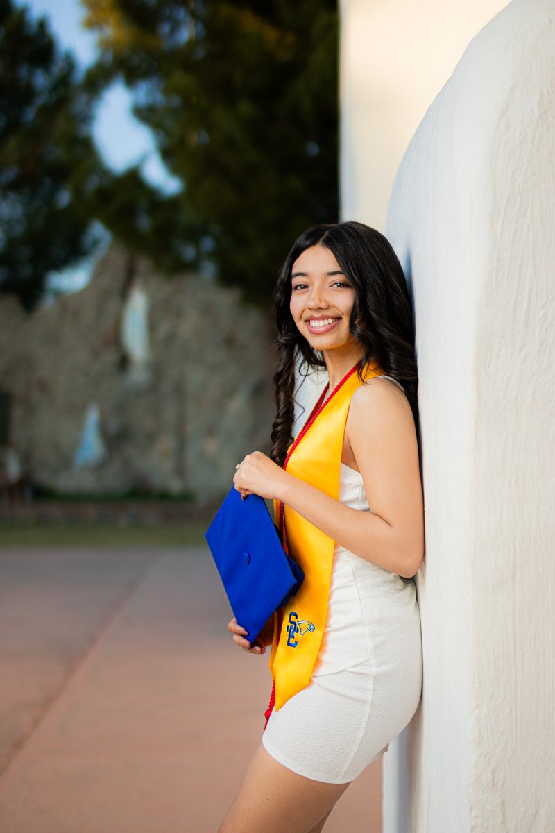 Parents don’t forget to book your kids graduation photos!!! Before it’s too late 🙏