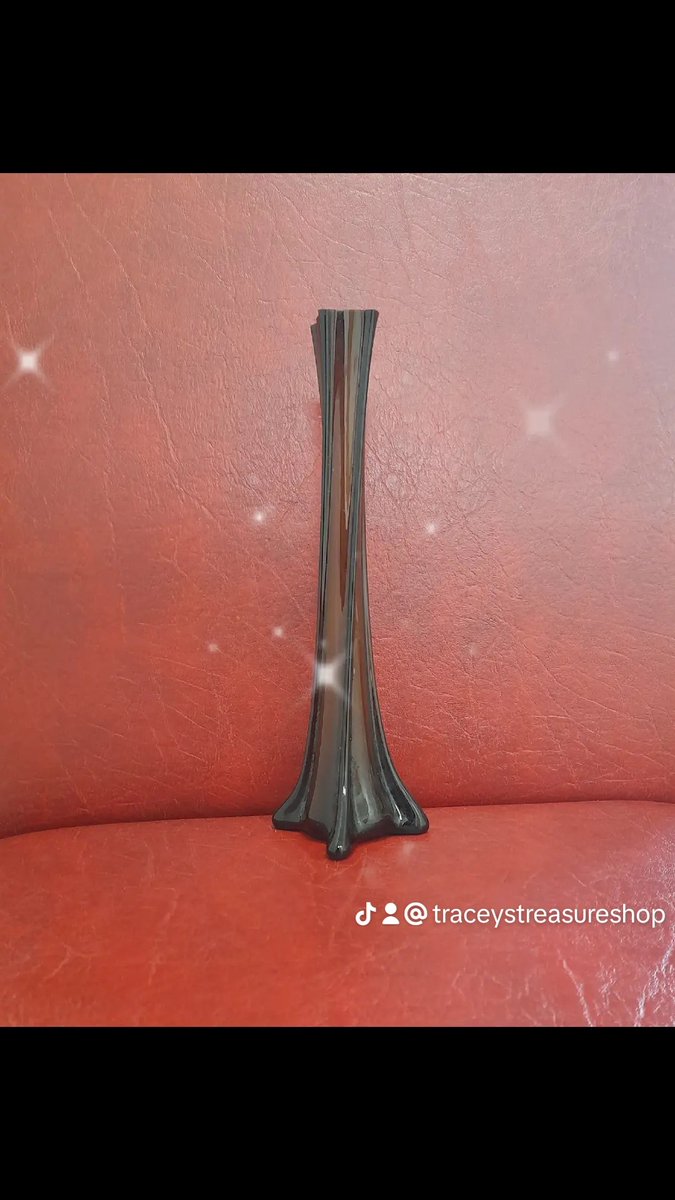 Tall bud vase

ebay.co.uk/itm/1963697845…

#elevenseshour #womaminbizhour #UKGiftHour #UKGiftAM #earlybiz #vintageshowandsell #etsyshopping #etsyvintage #etsyfindsoftheday #vintagehome #retrostyle #vintagestyle #midcenturytableware #vintagedealer
