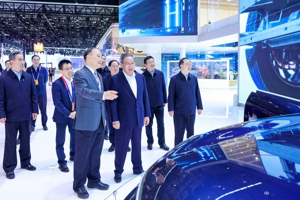 Chinese Premier #LiQiang on Sunday stressed the importance of developing #intelligent connected #newenergyvehicles (NEVs) and making the auto industry more high-end, smarter and greener when he inspected the 2024 Beijing International Automotive Exhibition.
#BeijingAutoShow 
Read…