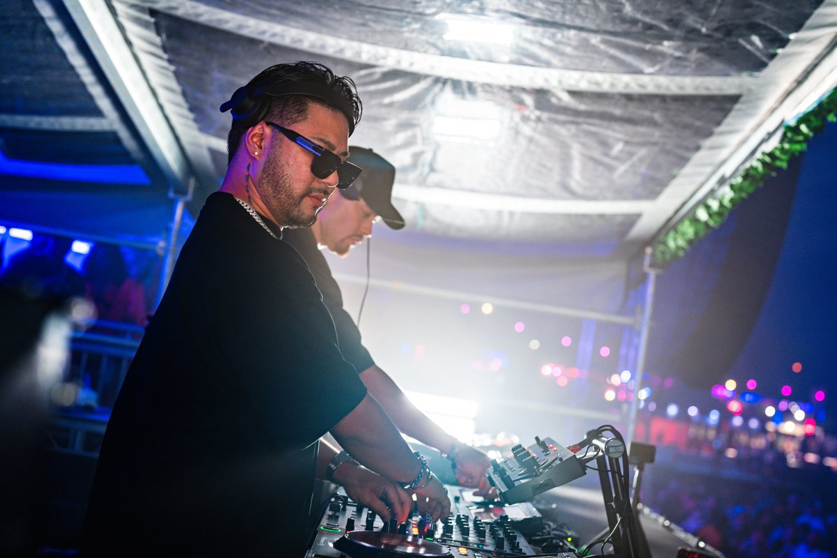 projectglowfest's tweet photo. Weβre #ProjectGLOWFest, of course, weβre going to have legendary b2bs. π πΆ
@Acraze___ b2b @WaxMotif π https://t.co/O8nsZJ15HM