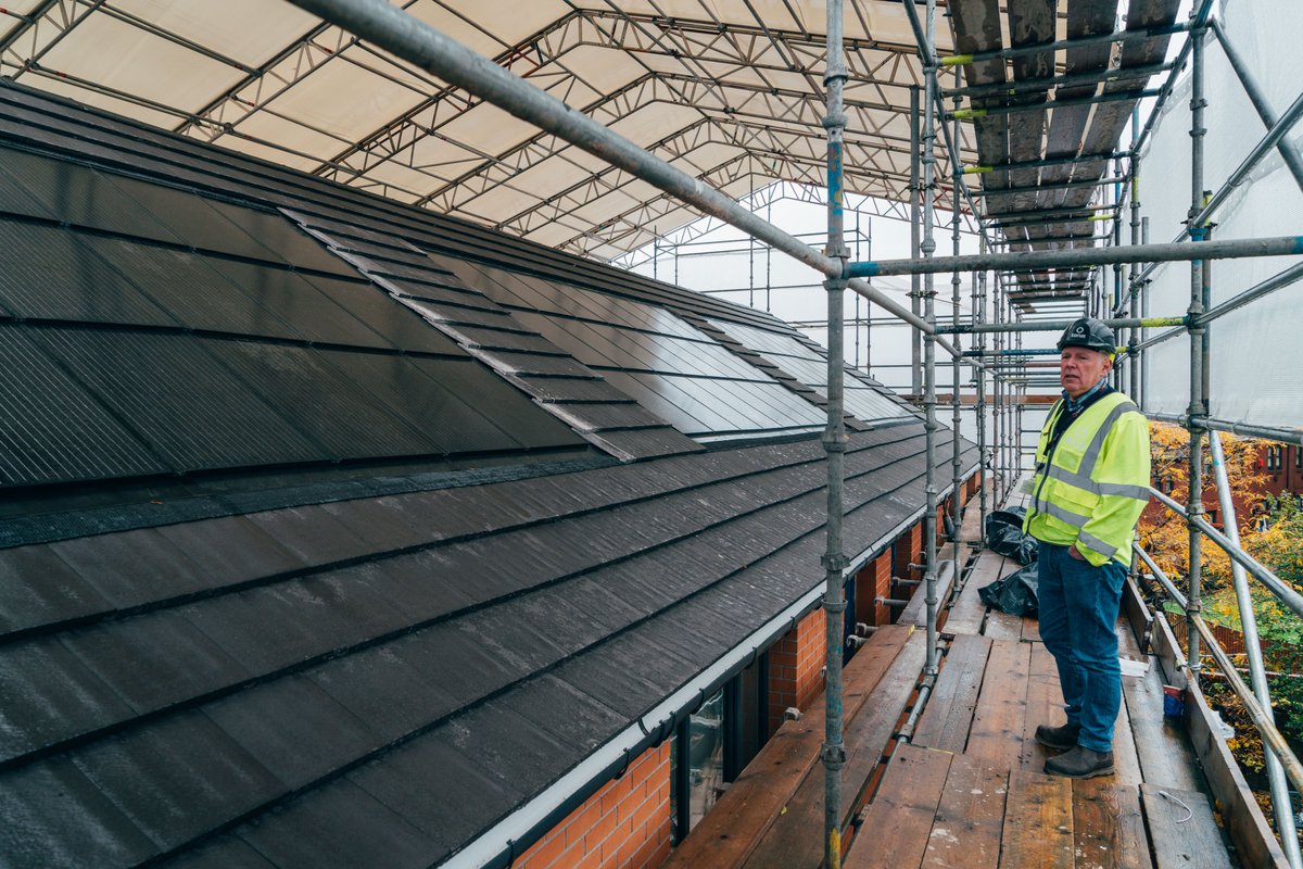 We're thrilled to have completed our latest #retrofit scheme; Brunswick Road in #Liverpool &amp; to be officially celebrating becoming a PAS 2030 accredited installer!🍃♻💚

hmsworks.co.uk/news/greener-f…