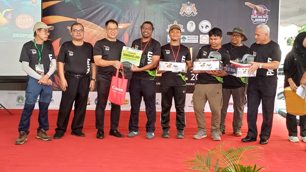 Won the Panti Bird Race Johor 2024 with 81 sp record accepted by the arbitrators.

Panti is one of my fav place, spent countless days birdwatching in the area when I was a bit “free” in Johor.

As I usually arbitrate bird races, this is actually my first as a participant!