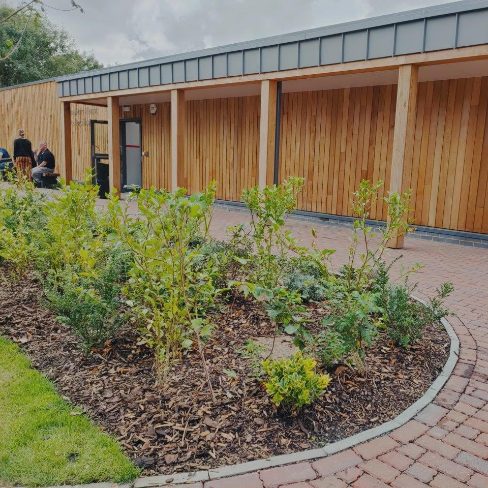 As part of the #NationalGardeningWeek we begin this week with an inspiring reminder by #FrankLloydWright. This was our #ShrewsburyHouseSchoolSportsPavilion scheme completed in 2022.
#ThoughtoftheWeek #MondayMusings #inspire #architecture #communities #landscape #biophilia #nature