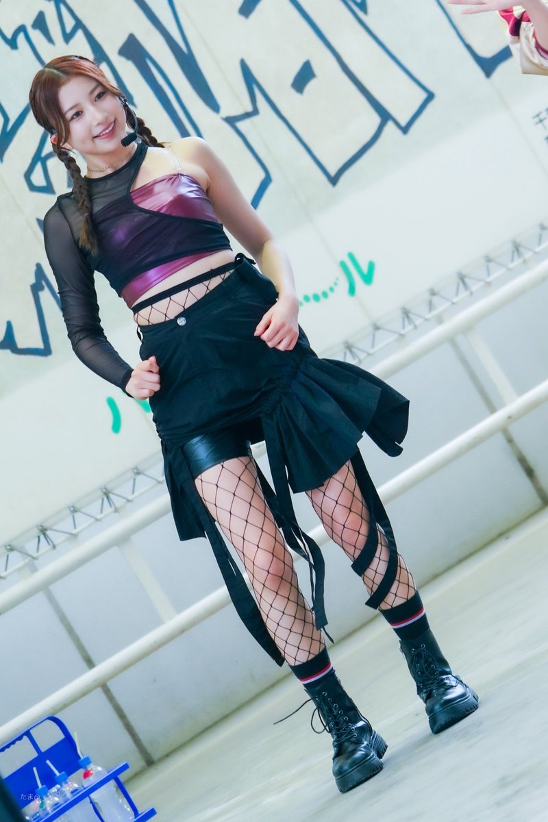 Gumi also said that the OZGi outfit is her favourite! Gumi likes the fishnets, leather and sexy side to the outfit 🥰

So we must praise it and Gumi's beauty and sexiness as much as possible! 😍💜 #つぐの日 #OneFive_GUMI