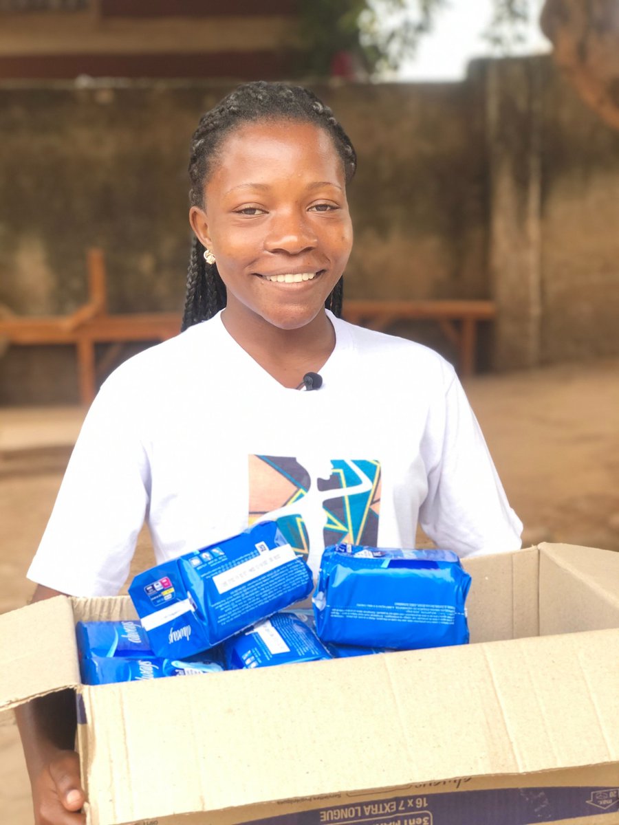 Every girl whether rich or poor deserve equal access to clean sanitary pads but @TouchTheSlumUG provide free sanitary pads to the girls from Namuwongo Slum , we can't do this alone .  lets empower 
Teen girls to stop the cycle of teenage pregnancy .