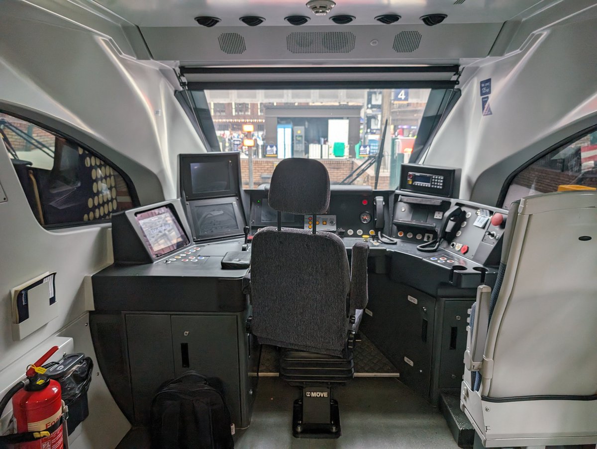 BlackpoolSimon's tweet image. My office for the next few hours as I learn Uddingston to Carstairs Via Wishaw 🤓. #RouteLearning