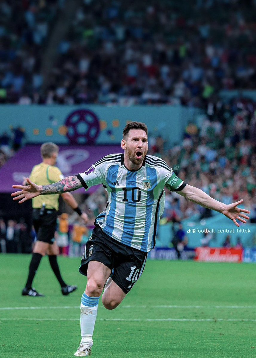 “F*ck it, I’m Lionel Messi” 𝐌𝐨𝐦𝐞𝐧𝐭𝐬 for Argentina. Goosebumps 🥶 A 𝗧𝗛𝗥𝗘𝗔𝗗