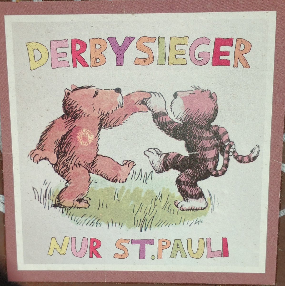 Derbysieger und Aufsteiger werden!
#stpauli #fcstpauli #stpauli #fcsp #sticker #stickers #aufkleber #Fussball #football #derbysieger #aufsteiger #janosch #nurstpauli