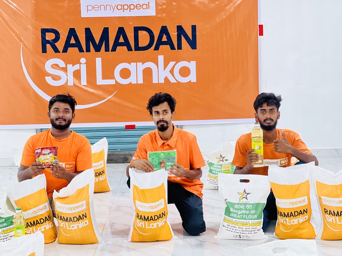 Throwback to our orange team on the ground in Sri Lanka showing us some of the items in our food packs! 🧡 Beans, flour, dates, lentils, oil, and sugar are just some of the food supplies we’ve been distributing across the world. Bless a family today:pennyappeal.org/appeal/feed-ou…