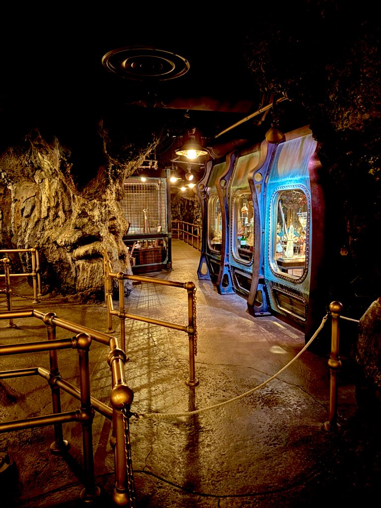 Journey to the Center of the Earth with an empty queue. Wild.