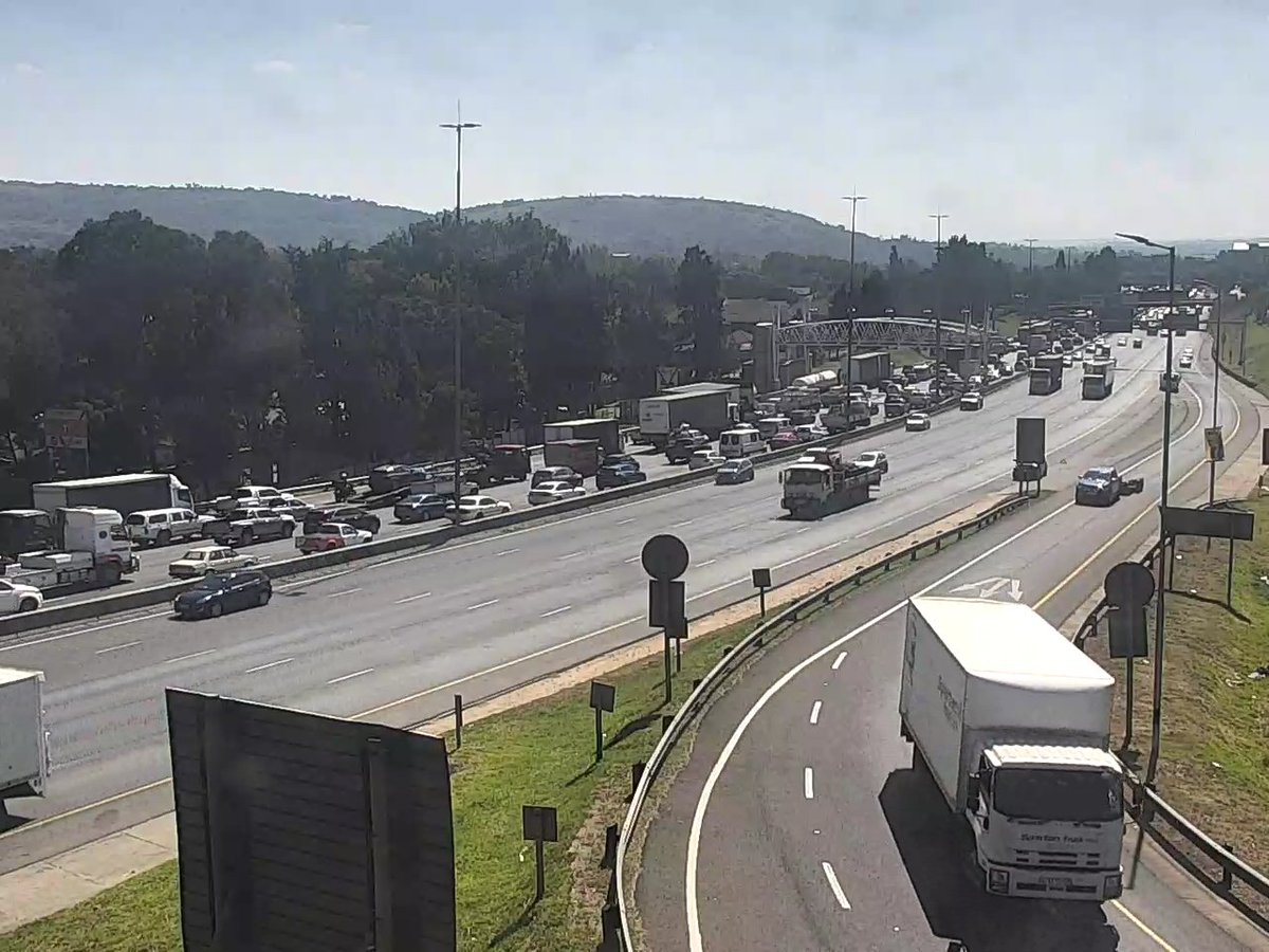 In Edenvale there’s an accident scene on the N3 North near Linksfield Road causing about an hour delay from Van Buuren #JHBTraffic