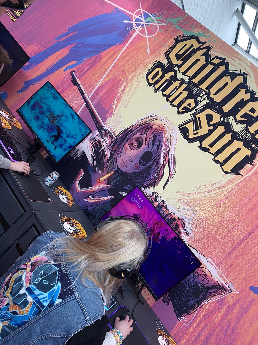 At WASD I got to play Children of the Sun and really liked it. A uniquely stylistic, tactical bullet-time shooter. I enjoyed the challenges it presented with very satisfying kill impacts. 
#WASD #DevolverDigital #ChildrenoftheSun