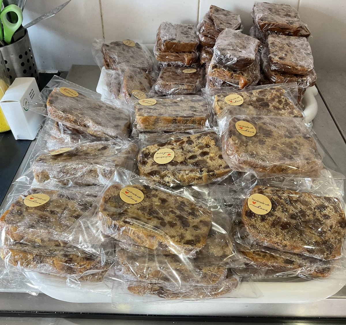 I made 164 slices of Bara Brith to take to our MX5 weekend! Some normal & some gluten free…..objective to bring none home…..objective achieved 🙂! 
This meant everyone could have a traditional taste of 🏴󠁧󠁢󠁷󠁬󠁳󠁿!