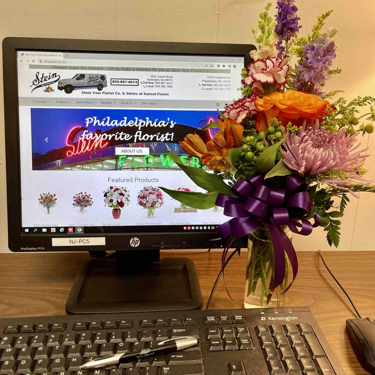 Always nice to work with your buds. 💐 . . #steinflorist #steinyourflorist #flowers #florist #flowershop #floristry #shopsmall #shoplocal #smallbusiness #phillyflorist #philadelphiaflorist #NJflorist #flowersatwork